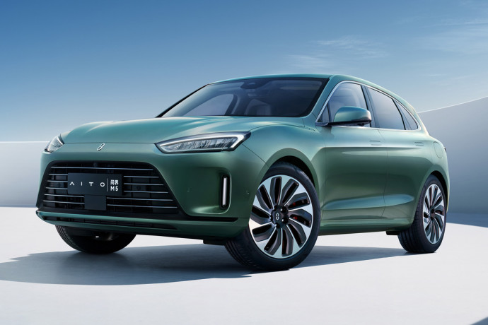 AITO M5 1.5 Hybrid 4WD AT (496 л.с.) AITO M5 1.5 Hybrid 4WD AT (496 л.с.)