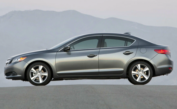 Acura ILX 1.5 113&nbsp;л.с. гибрид 1